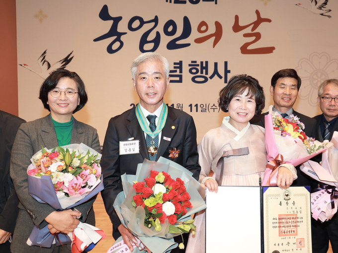 경북도의회 임미애(의성) 의원과 기념촬영