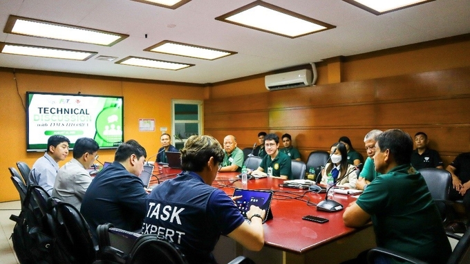 필리핀 농업부 산하 기계화 전담기관 관계자와 TYM 관계자들이 8월 12일 제품 현지화 및 기술 전문가 육성 방안에 대해 논의했다. (사진제공: TYM)