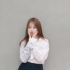 우윳빛 미모 눈길… 유라 SNS 화제집중