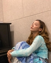 루나가 지난 11일 SNS에 올린 일상 사진이 화제