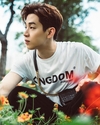 헨리, SNS를 통해 17일 일상공개 “Catching some sun”