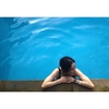 정려원의 SNS 속 근황을 살펴보니…‘swimming at sunset-’