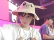 슈기가 지난 1일 SNS에 올린 일상 사진이 화제