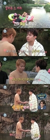 성훈은 본격적인 물놀이에 앞서 멤버들과? “나 혼자 산다”