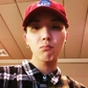 ‘위너’ 모자를 착용하고 셀카를 찍고 있는 모습이다