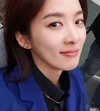 ‘이청아’ 만납시다라는 글과 함께 사진을 올렸다