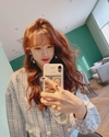 전효성, SNS를 통해 23일 일상 거울 셀카를 찍고 있는 사진 공개