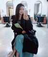 ‘오승아’ 셀카를 찍고 있는 오승아 모습이 담겼다