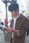 ‘골든차일드’ 대본을 열심히 공부하고 있는 모습이다