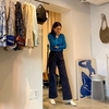 ‘채정안’ 웃음을 손으로 막고 있는 모습이다