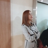 윤세아, SNS를 통해 27일 일상공개 “모니터중..연출부 형광이랑 투샷! 몸사리지않고...”