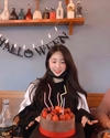 밝게 웃고 있는 안지현, 인스타그램을 통해 근황 공개