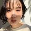 ‘윤승아’ 윤승아는 창가에서 햇살을 맞으며 셀카를 찍는 모습이다