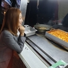 ‘윤세아’ 함께 간식차 인증샷을 공유했다