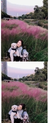 ‘홍수아’ 핑크 뮬리를 배경으로 포즈를 취하고 있다