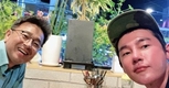 ‘허지웅’ 허지웅과 이철희 더불어민주당 의원이 함께한 모습이 담겼다