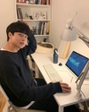 ‘김충재’ 매일매일 들고 다니며 마시니 좋아졌습니다라는 글을 남겼다