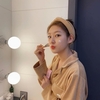 ‘김새론’ 뽐내며 포즈를 취하고 있다