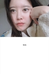 ‘구혜선’ 화장기 없는 민낯으로 셀카를 남기고 있다