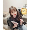 ‘러블리즈’ 채 카메라를 바라보고 있는 모습이다